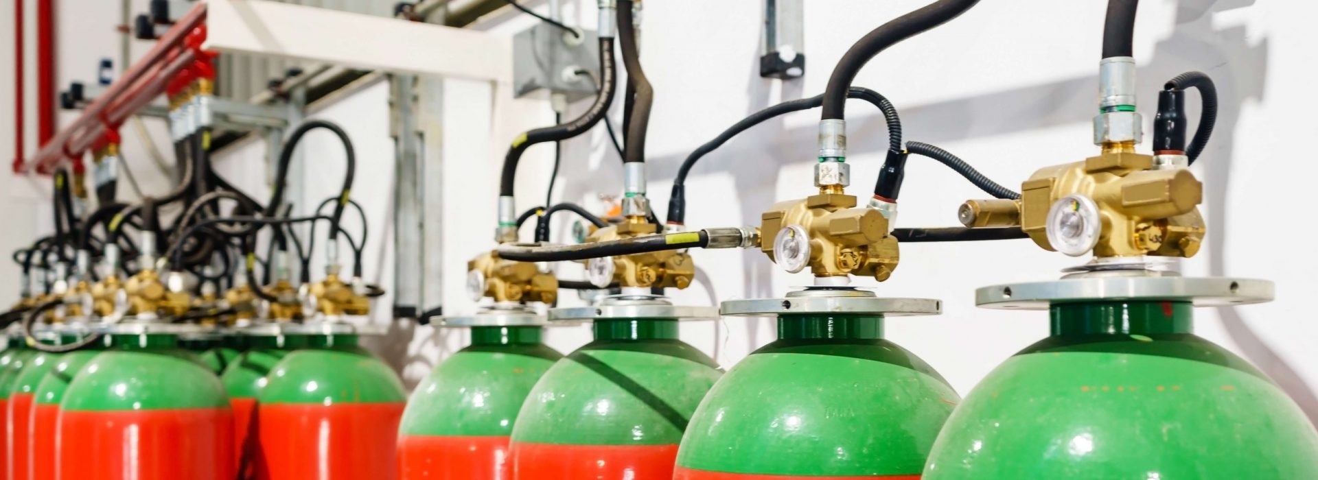 Stabilna gasilna naprava